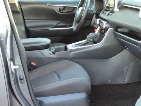 Used 2025 Toyota RAV4 LE image 20