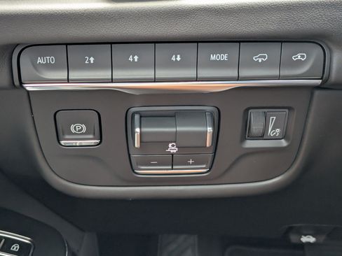 Certified 2026 Cadillac Escalade ESV Platinum Sport AWD/4WD image 27