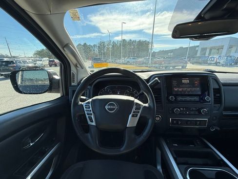 Used 2024 Nissan Titan SV w/ SV Convenience Package image 13