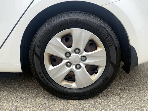 Used 2014 Kia Forte LX FWD image 29