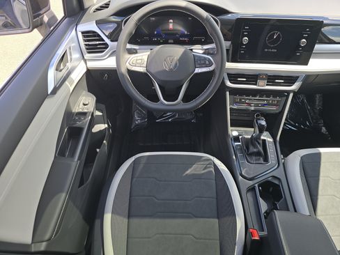 New 2026 Volkswagen Taos SE FWD image 20