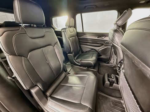 Used 2023 Jeep Grand Cherokee L Overland AWD/4WD image 28