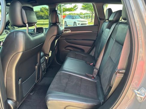 Used 2021 Jeep Grand Cherokee Laredo X AWD/4WD image 14