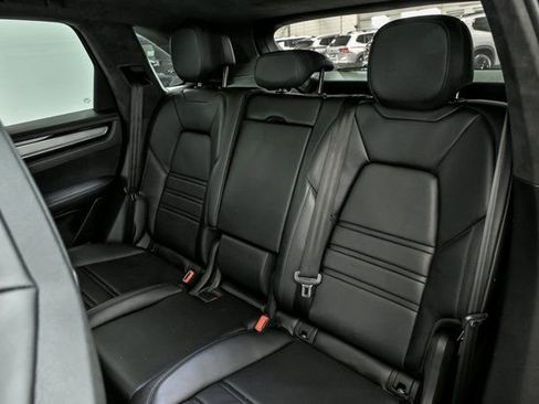 Used 2020 Porsche Cayenne Turbo image 14