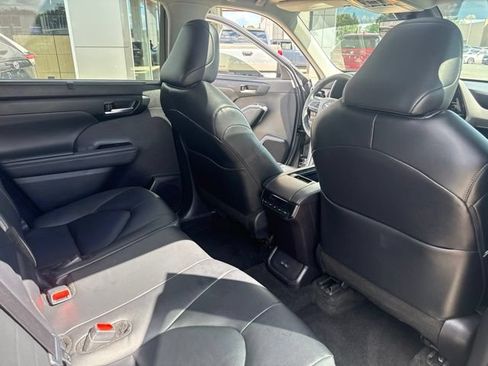 Used 2026 Toyota Highlander XLE AWD/4WD image 29