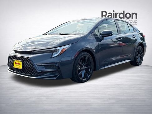 Used 2024 Toyota Corolla SE w/ SE Premium Package FWD image 6