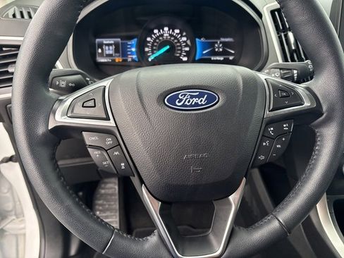 Used 2024 Ford Edge SEL image 9