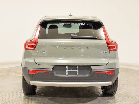 Used 2024 Volvo XC40 B5 Plus image 9