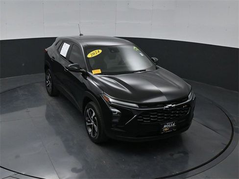 Used 2024 Chevrolet Trax RS w/ Driver Confidence Package image 1