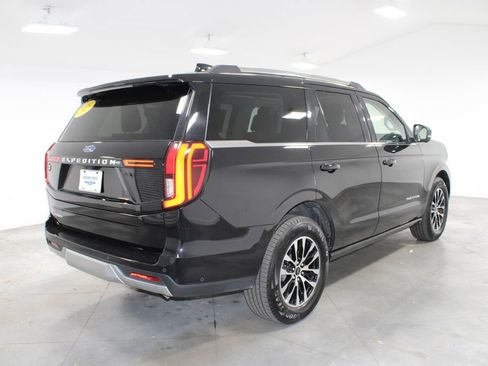 Used 2025 Ford Expedition Platinum AWD/4WD image 9