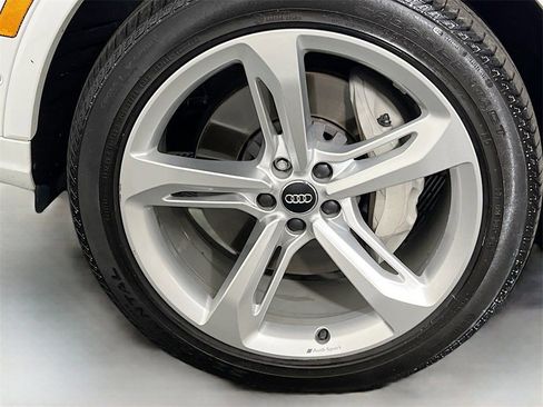 Used 2019 Audi Q7 3.0T Prestige w/ Prestige Package image 32