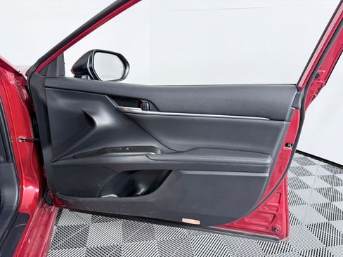 Used 2021 Toyota Camry XSE image 10