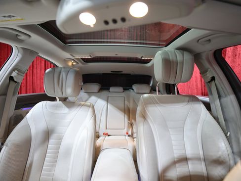 Used 2015 Mercedes-Benz S 550 Sedan image 27