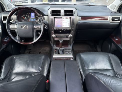 Used 2017 Lexus GX 460 Premium w/ Premium Package AWD/4WD image 34