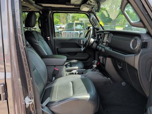 Used 2021 Jeep Wrangler Unlimited Sahara AWD/4WD image 37