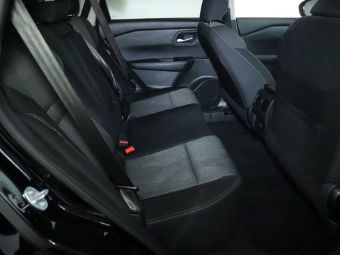 Certified 2025 Nissan Rogue SV image 32