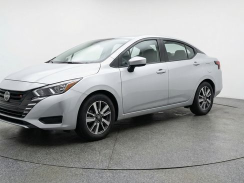 Used 2025 Nissan Versa SV FWD image 3