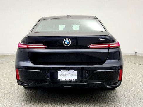 Used 2023 BMW 740i w/ Parking Assistance Package RWD image 11