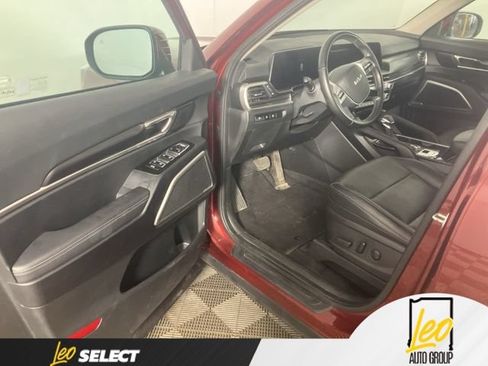 Used 2023 Kia Telluride S AWD/4WD image 11