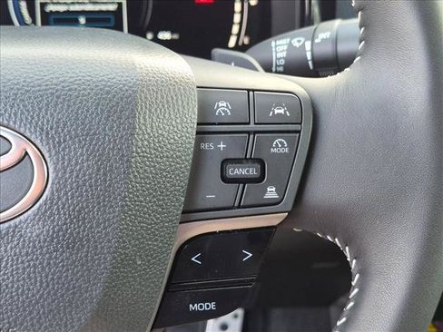 Used 2026 Toyota Camry SE w/ Convenience Package FWD image 12