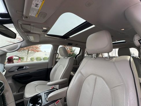 Used 2018 Chrysler Pacifica Limited w/ Advanced Safetytec Group image 19