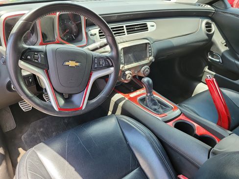 Used 2013 Chevrolet Camaro LT RWD image 2