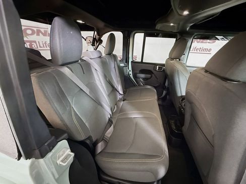 Used 2024 Jeep Wrangler Unlimited w/ Convenience Group image 29