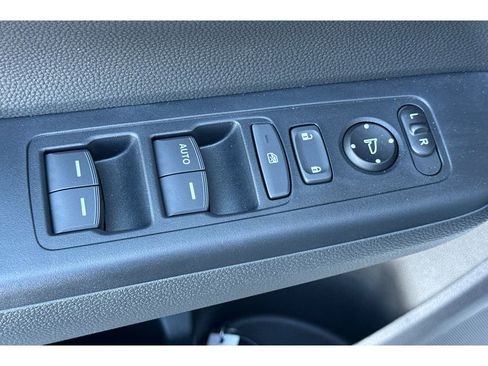 Used 2026 Honda CR-V LX image 12