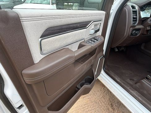 New 2026 RAM 2500 Laramie AWD/4WD image 14