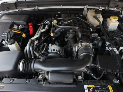 Used 2023 Jeep Gladiator Sport AWD/4WD image 33