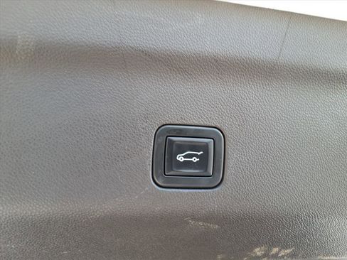 Certified 2023 GMC Yukon SLT image 6