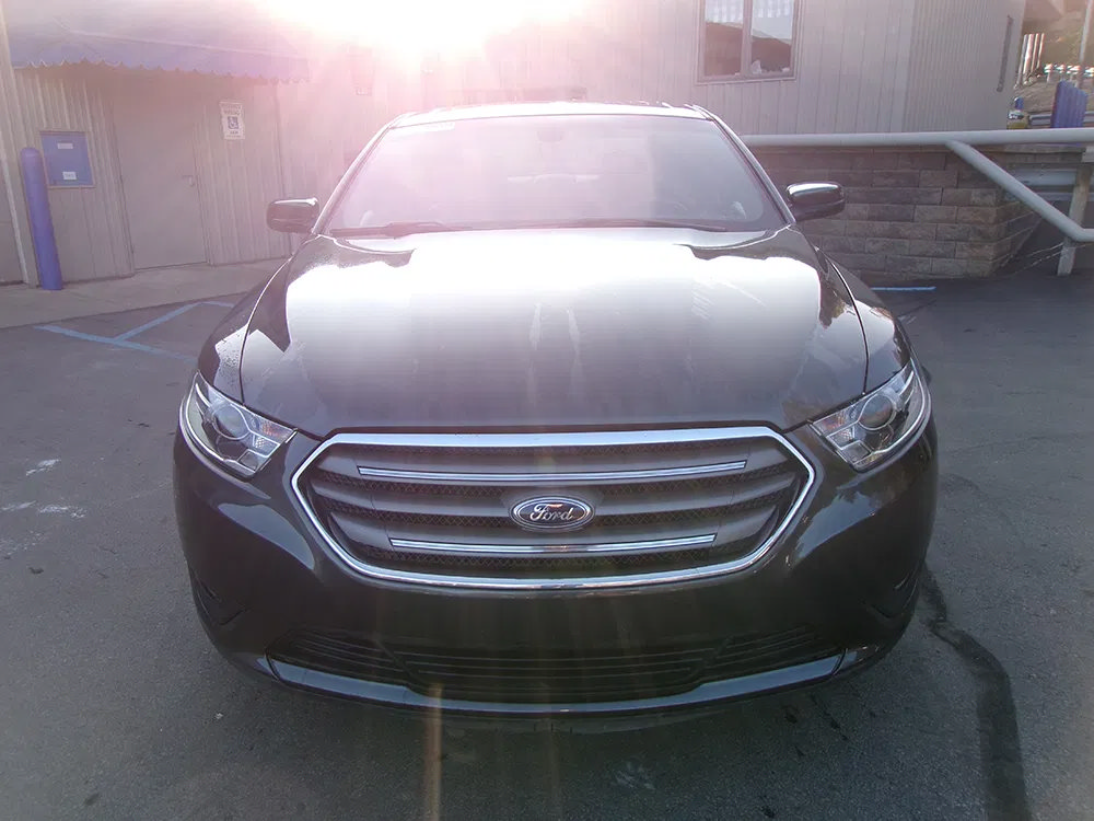 Used 2018 Ford Taurus SEL w/ Equipment Group 201A FWD image 6
