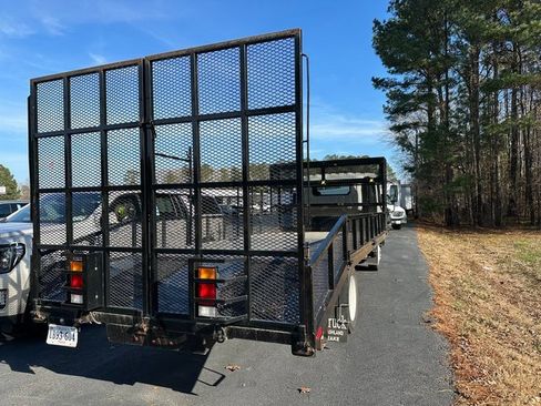 Used 2024 Isuzu NPR image 4