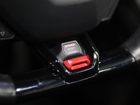 Used 2019 Lamborghini Huracan Performante AWD/4WD image 21