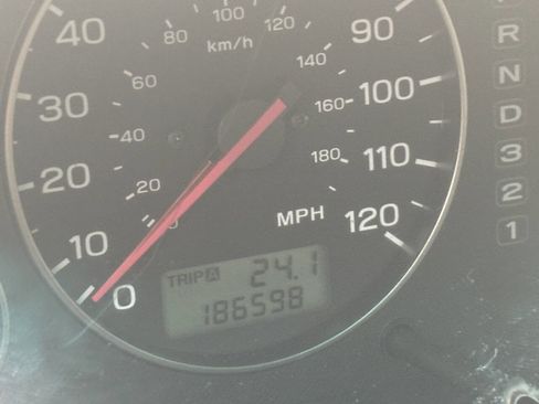 Used 2004 Subaru Outback Wagon image 12