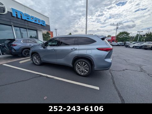 Used 2021 Toyota Highlander Platinum AWD/4WD image 9