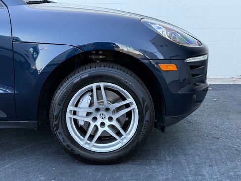 Used 2018 Porsche Macan Sport Edition image 10