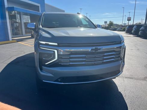 New 2026 Chevrolet Suburban Premier image 8