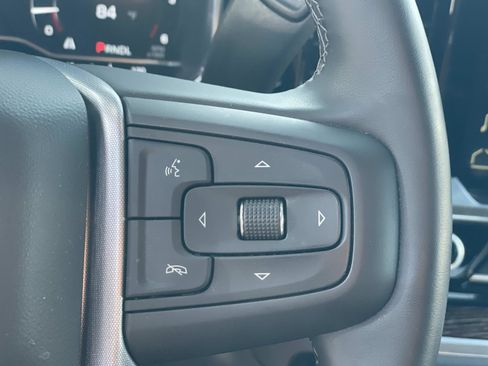 Used 2025 GMC Sierra 1500 Elevation image 12