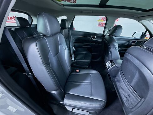 Used 2023 Kia Sorento SX image 34
