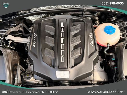 Used 2018 Porsche Macan Turbo w/ Premium Package Plus AWD/4WD image 43