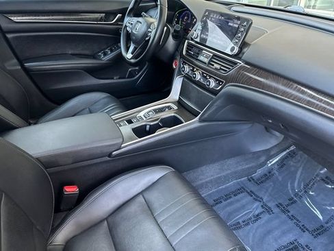 Used 2022 Honda Accord Touring image 12