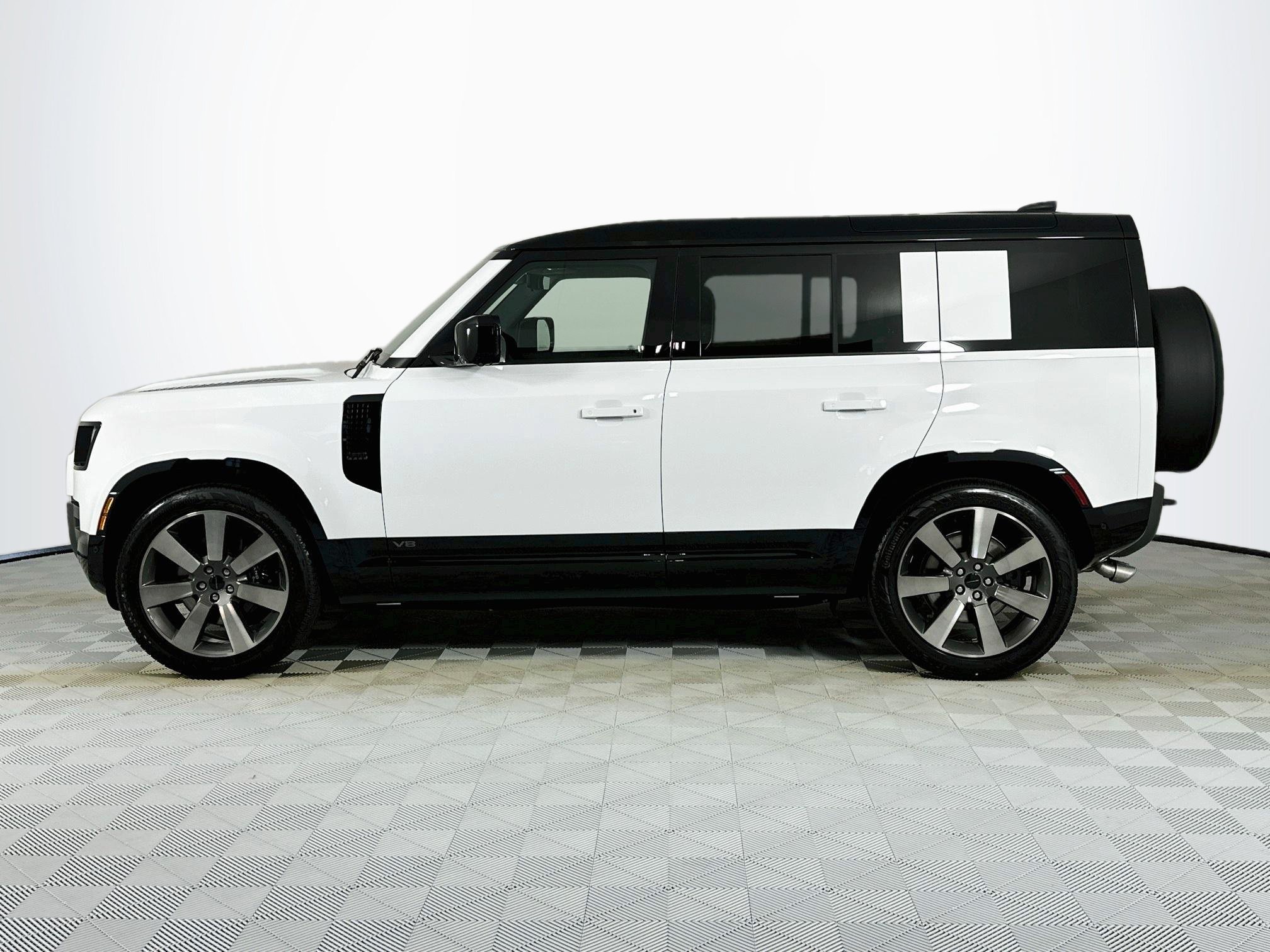 New 2026 Land Rover Defender 110 V8 AWD/4WD image 8