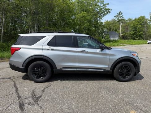 Certified 2022 Ford Explorer XLT w/ Equipment Group 202A AWD/4WD image 6