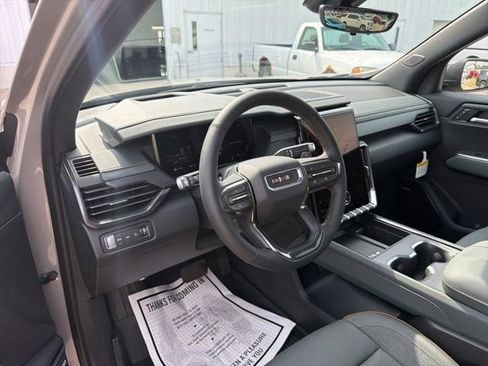 New 2026 GMC Acadia AT4 w/ Luxury Package AWD/4WD image 9