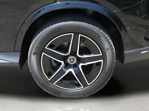 Used 2025 Mercedes-Benz GLC 300 4MATIC image 9