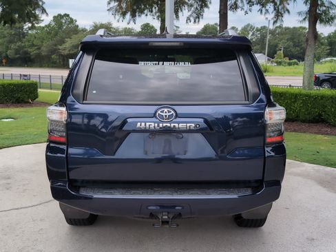 Used 2018 Toyota 4Runner SR5 RWD image 9