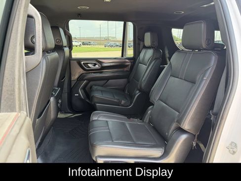 Used 2022 Chevrolet Suburban RST w/ Luxury Package RWD image 34