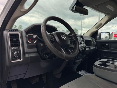 Used 2018 RAM 1500 Express AWD/4WD image 14