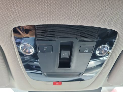 Used 2025 Kia Sorento S w/ Panoramic Sunroof Package image 27